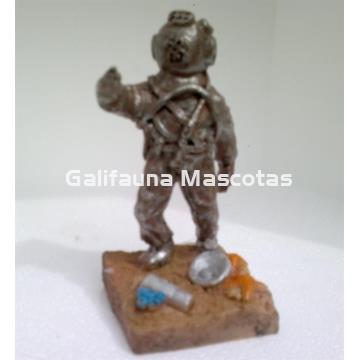 Decoración buzo con escafandra. 6,8 x 6 x 12 cm - Imagen 1